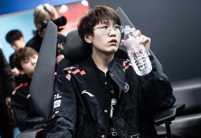 詹姆斯展现 詹姆斯展现