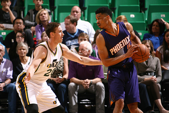 充满悬念和 充满悬念和